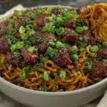 sticky garlic chicken noodles - featured image