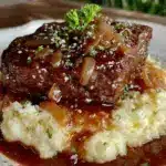 crockpot cube steak and gravy recipe - featured image